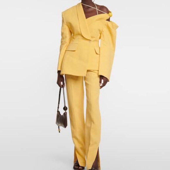 Jacquemus Jackets & Blazers - JACQUEMUS
Yellow Le Raphia 'La Veste Baska' Blazer| Read for size| Celebrity Fav